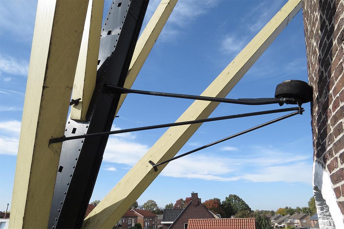 4, Molen 01968 De Korenbloem (Mill), Gerard Sturkenboom (11-10-2018)Stalen kruirol. | Database Nederlandse molens
