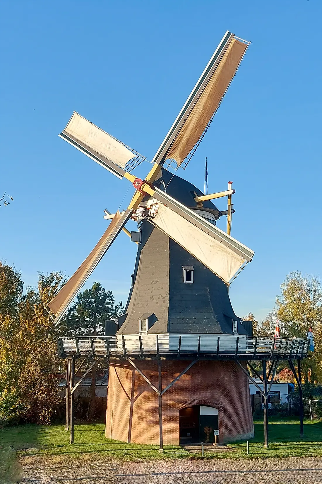 Molen 01871 Assumburg (Nieuw-Vossemeer), Jesse Bergquist (12-11-2022) | Database Nederlandse molens