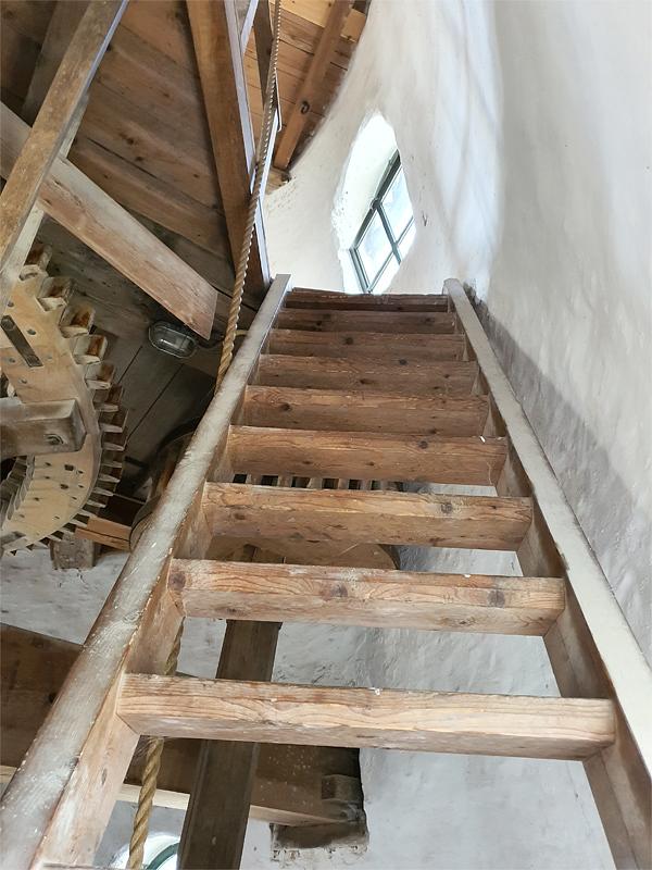 18, Molen 02010 Onvermoeid / Kerkhovense Molen (Oisterwijk), Pieter Zuijkerbuijk (26-10-2019) | Database Nederlandse molens