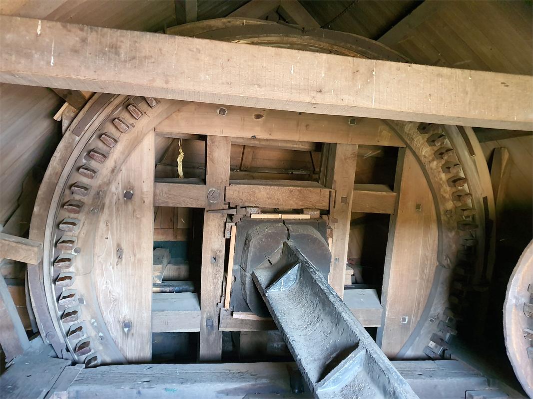 24, Molen 02010 Onvermoeid / Kerkhovense Molen (Oisterwijk), Pieter Zuijkerbuijk (26-10-2019) | Database Nederlandse molens