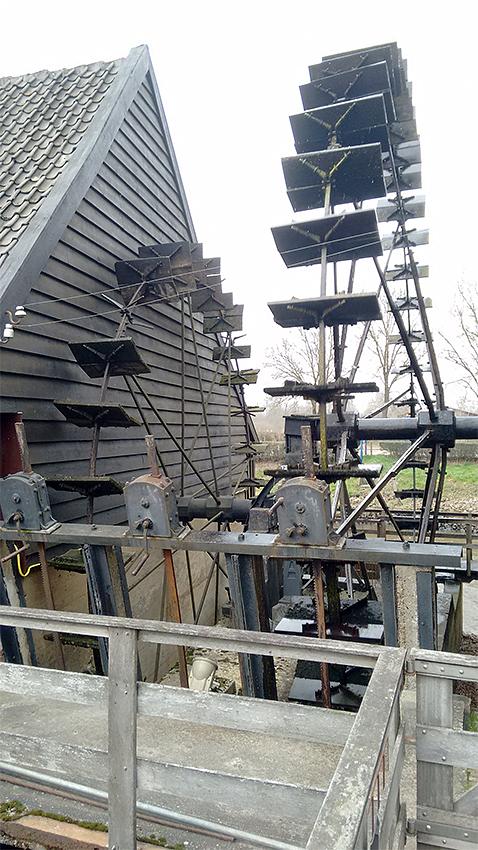 2, Molen 02605 Opwettense Watermolen (Opwetten), Mark Dwarswaard (21-2-2019)De beide grootste waterraderen van Nederland, 7,50 en 9,30 m. doorsnede. | Database Nederlandse molens