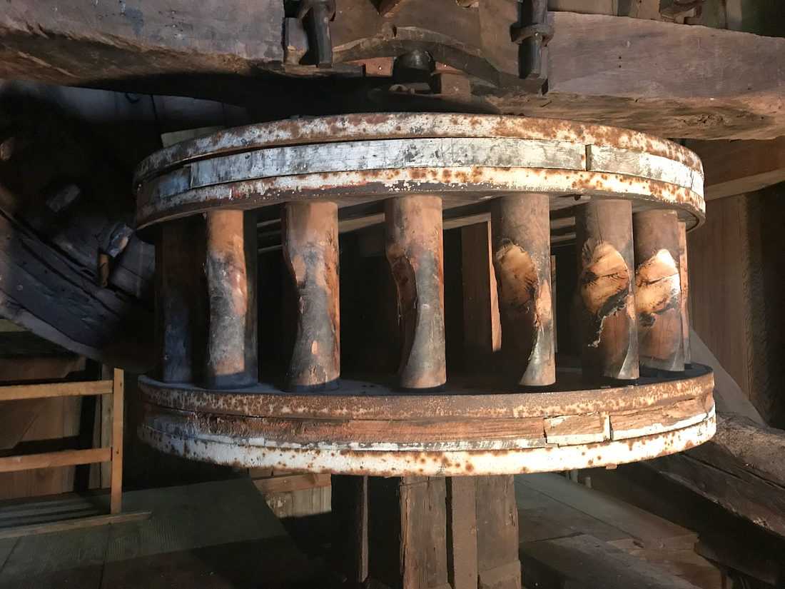 15, Molen 00361 Schoterveense molen (Haarlem), Toby de Kok (29-10-2017)Het bovenschijfloop. | Database Nederlandse molens