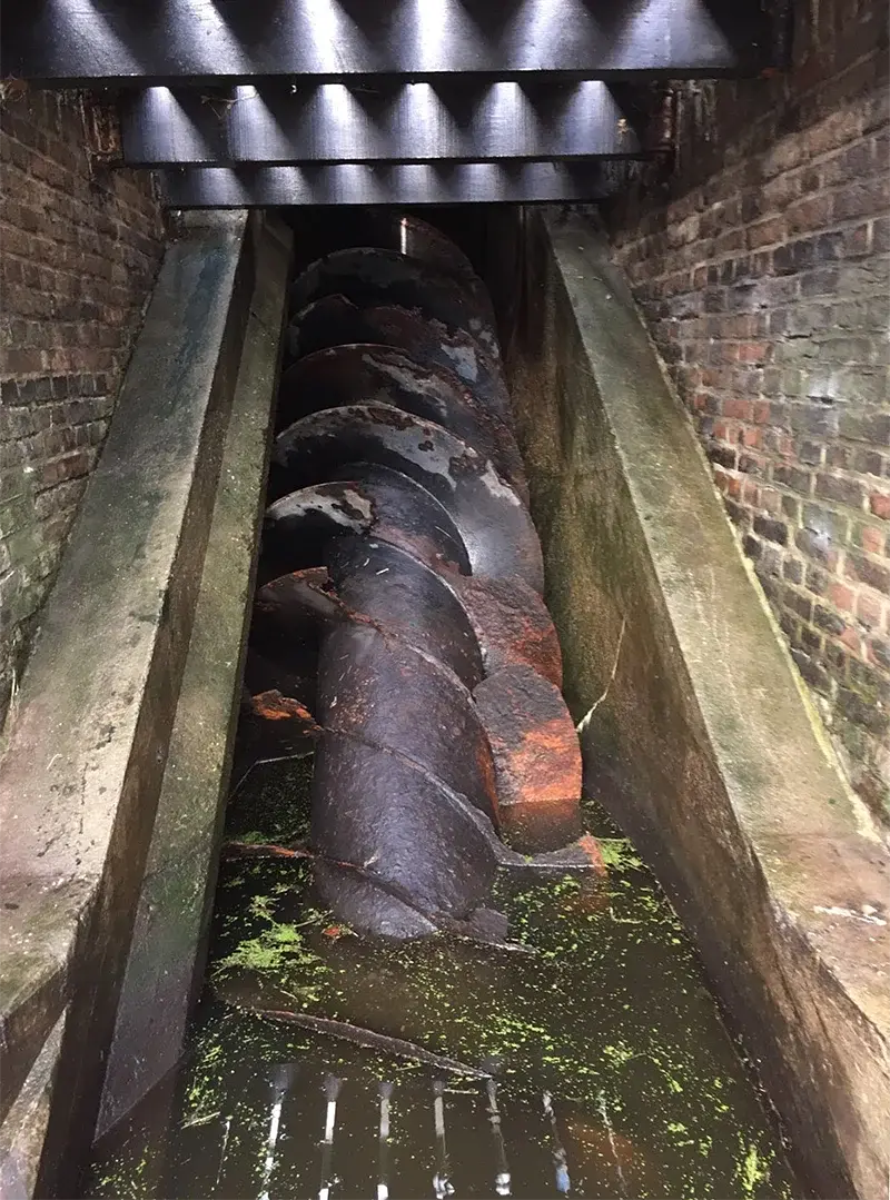 7, Molen 12357 De Veer (Haarlem), Henk Derks (8-9-2022)De vijzel uit 1938 is door mij in 2018 weer draaivaardig gemaakt. | Database Nederlandse molens