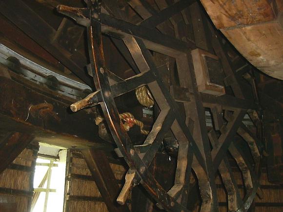 10, Molen 00028 De Woudaap (Krommeniedijk), Het binnenkruirad. S.E. van der Meer (12-5-2006). | Database Nederlandse molens