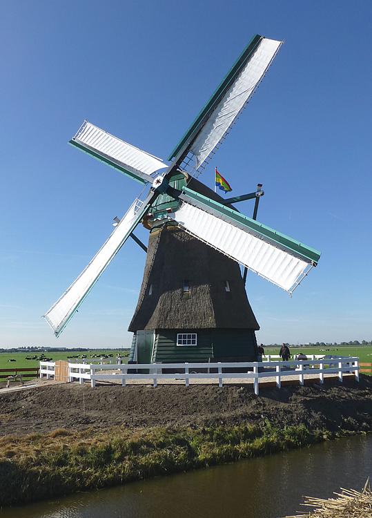 Molen 12226 De Nachtegaal (Middenbeemster), Dick Bunskoeke (27-9-2013). | Database Nederlandse molens