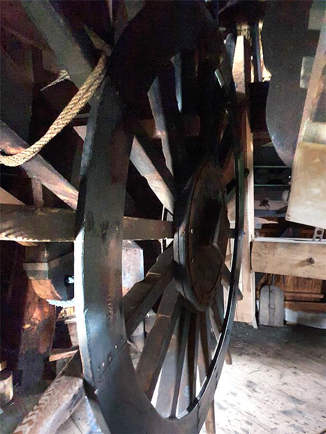 9, Molen 00242 Nekkermolen (Neck), Martin Evers (28-11-2020)Het kruirad van deze binnenkruier. | Database Nederlandse molens
