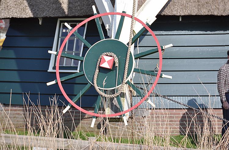 8, Molen 00170 De Otter (Oterleek), Donald Vandenbulcke (23-3-2012) | Database Nederlandse molens