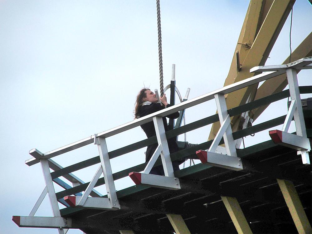 8, Molen 00969 De Leeuw (Aalsmeer), Piet Glasbergen (14-5-2016)Eelt op de handen strekt tot aanbeveling... | Database Nederlandse molens