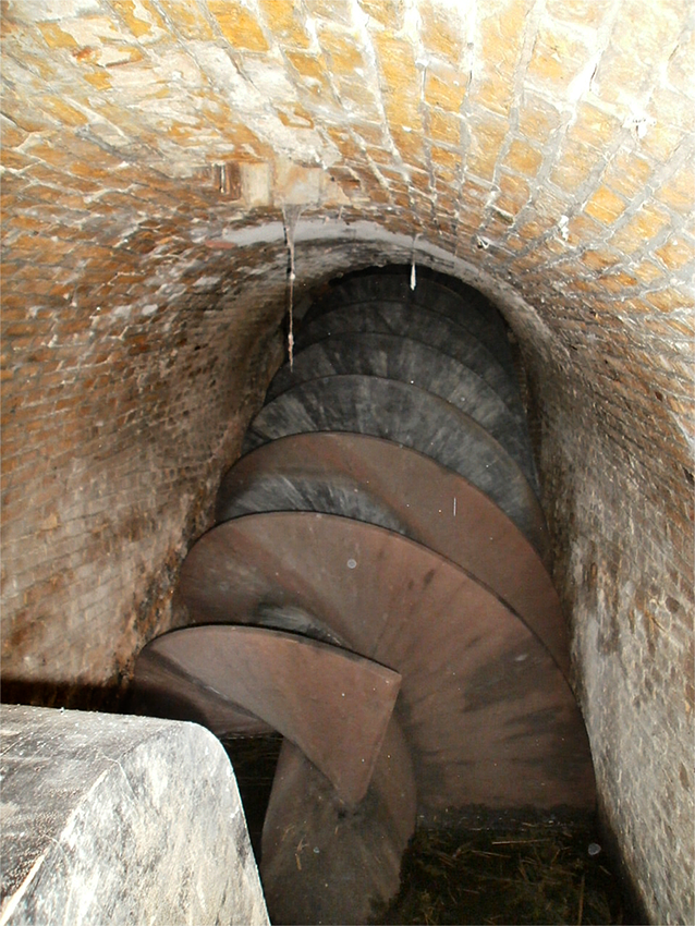 5, Molen 00777 b Westuit No. 7 / Koggemolen (Aartswoud), Dennis van Dijk (9-3-2017)De houten vijzel. | Database Nederlandse molens