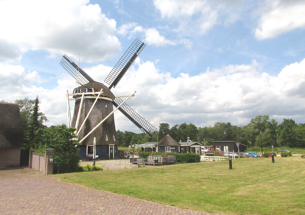 2, Molen 01076 Hollandia (Ankeveen), Piet Glasbergen (5-6-2017) | Database Nederlandse molens