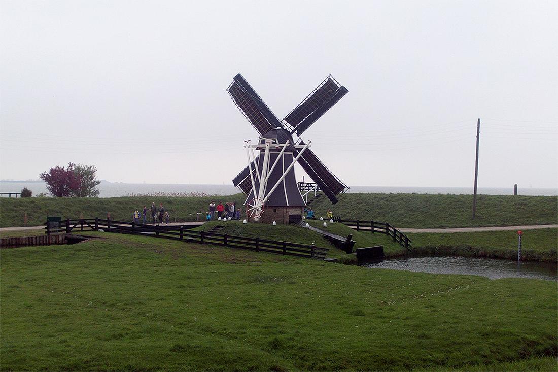 1, Molen 10692 Vogelhoeksmolen (Enkhuizen), Coen Manche (21-4-2014) | Database Nederlandse molens