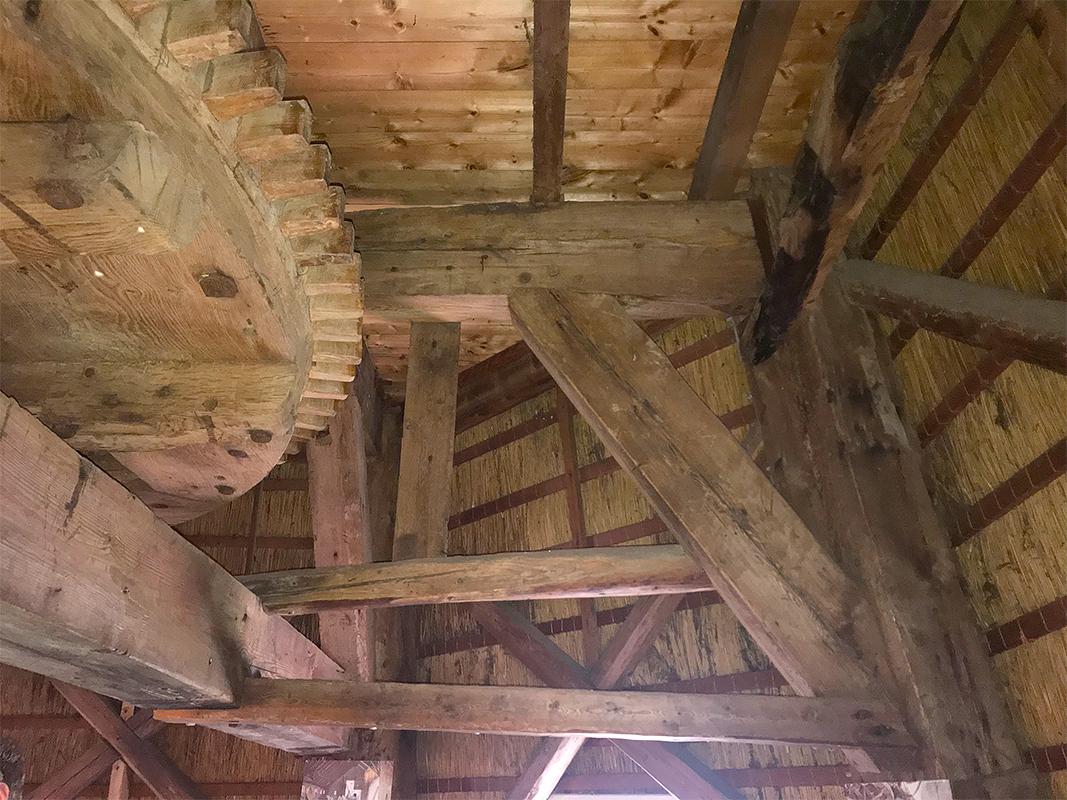 11, Molen 02699 De Oelemölle (Hardenberg), Toby de Kok (4-8-2018)Vroeger heeft hier het luiwerk gezeten. | Database Nederlandse molens