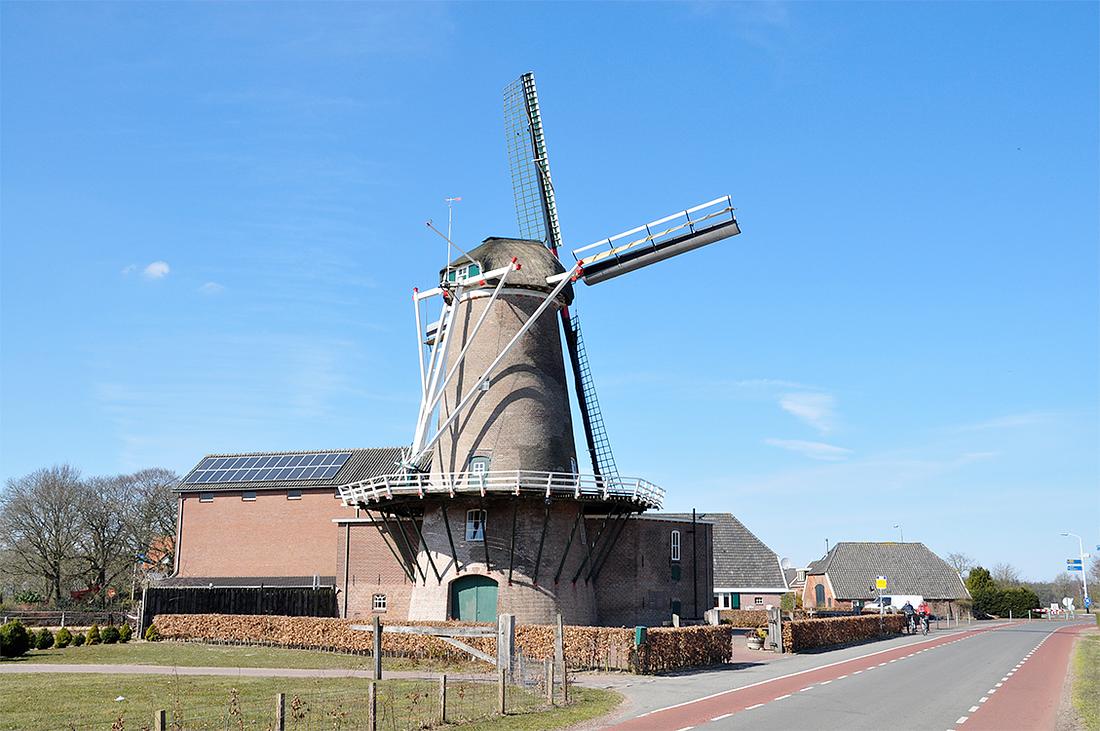 2, Molen 02645 De Leeuw (Lettele (Bathmen)),  L.A. van der Meijden (7-4-2013) | Database Nederlandse molens