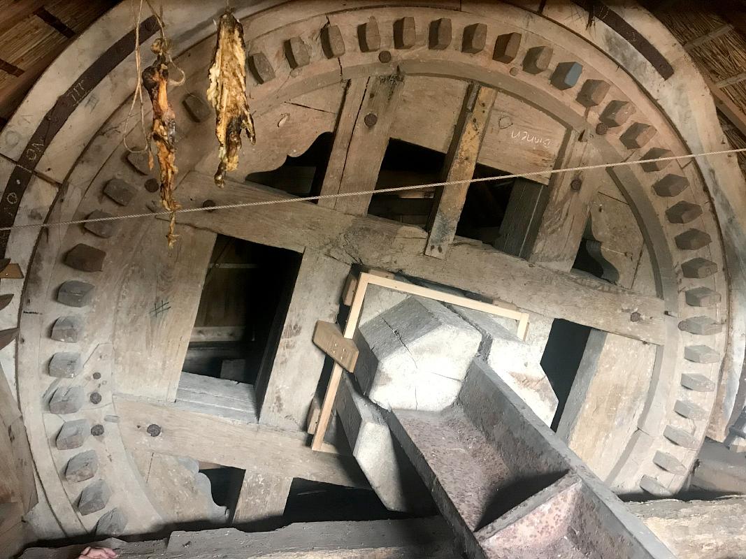 14, Molen 02636 De Konijnenbelt (Ommen), Toby de Kok (4-8-2018)Het bovenwiel. | Database Nederlandse molens