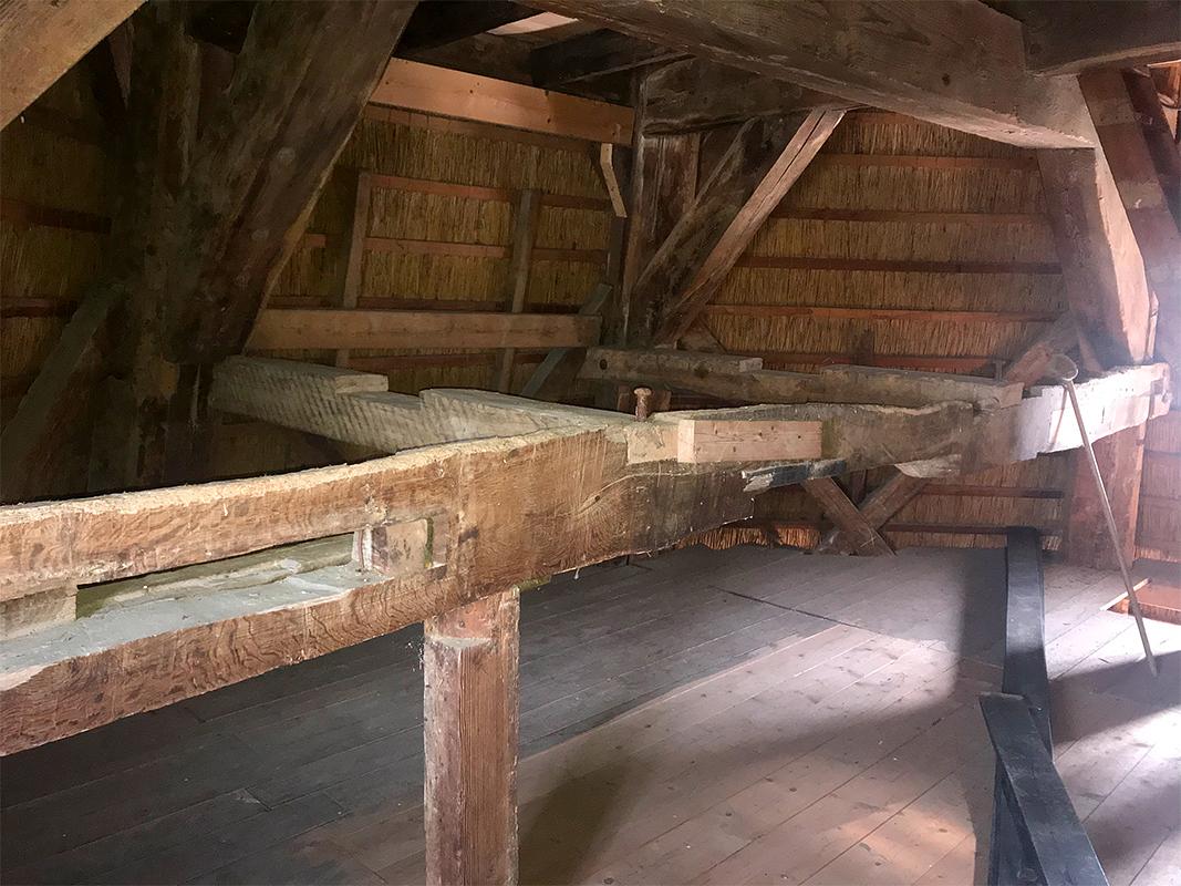 11, Molen 02636 De Konijnenbelt (Ommen), Toby de Kok (4-8-2018)Constructie van het voormalig binnenwerk. | Database Nederlandse molens
