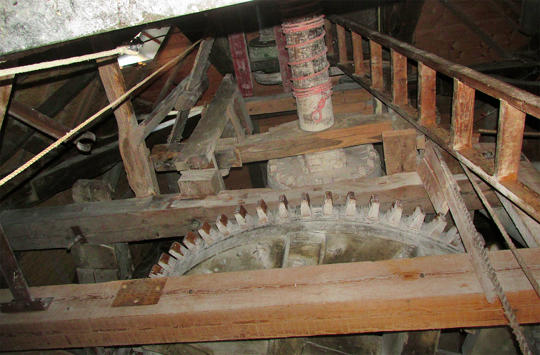 16, Molen 02722 Windlust (Radewijk), Piet Glasbergen (16-12-2017)Spoorwiel, luiwerk, kaptrap | Database Nederlandse molens