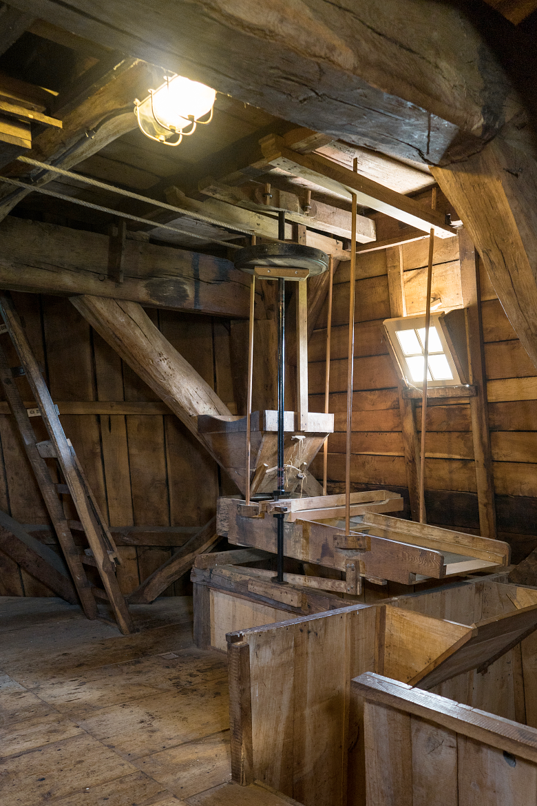 9, Molen 01023 Pelmolen Ter Horst (Rijssen), Marcel van Nies (13-10-2017)De harp. | Database Nederlandse molens