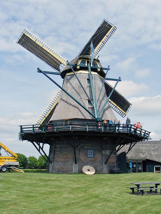 2, Molen 03685 Monnikenmolen (Sint Jansklooster), In verband met een onderhoudsbeurt ontbreken tijdelijk de windborden.  Martin E. van Doornik (23-5-2015). | Database Nederlandse molens