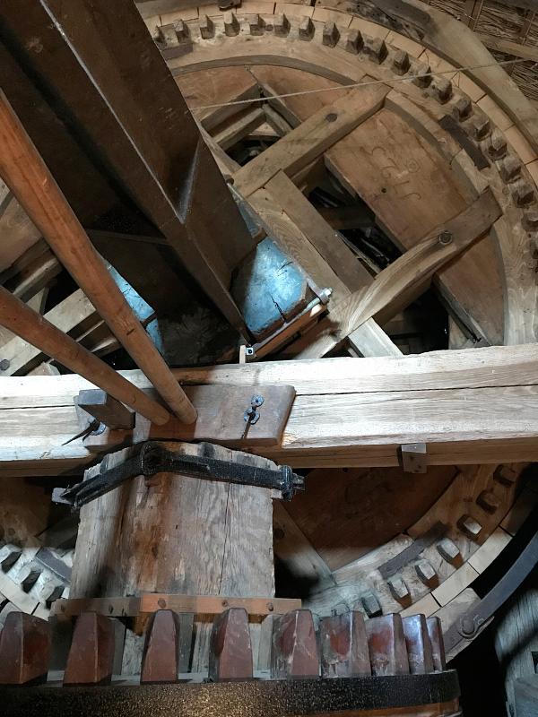 11, Molen 01845 De Vilsterse Molen (Vilsteren), Toby de Kok (4-8-2018)Het oude bovenwiel met de bovenbonkelaar. | Database Nederlandse molens