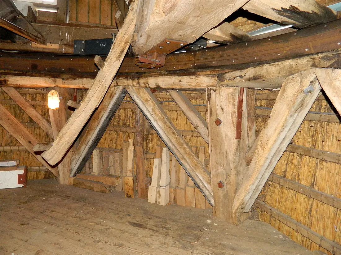 10, Molen 01030 De Vier Winden / Weerselose Molen (Reutum), Vincent Mepschen (10-6-2018)Kapzolder. | Database Nederlandse molens