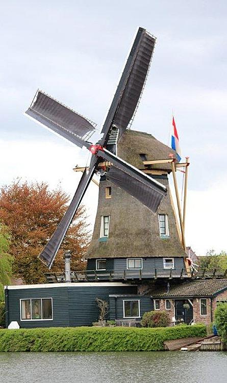 Molen 00694 De Eendragt (Weesp), Frits Kruishaar (5-5-2012). | Database Nederlandse molens