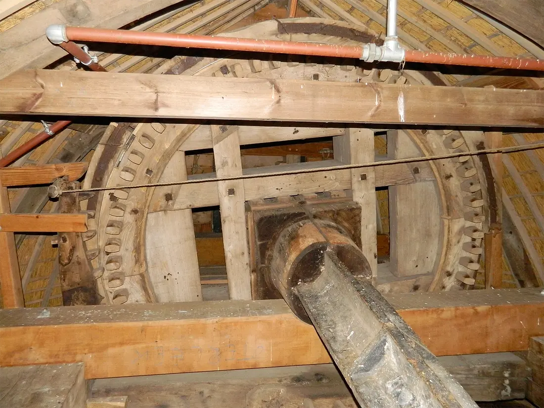 17, Molen 05153 De Stofmolen (Wijdenes), Vincent Mepschen (10-12-2022)De 'De Prins van Oranje'-as. | Database Nederlandse molens
