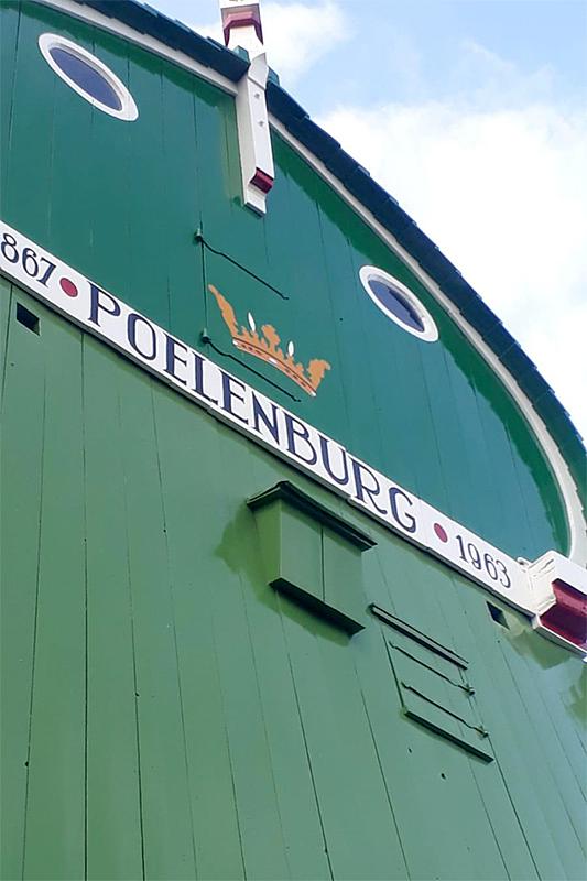 7, Molen 10690 De Poelenburg (ook: De Gekroonde Poelenburg) (Zaandam), Bob Vink (6-11-2019)De gouden kroon is terug! | Database Nederlandse molens
