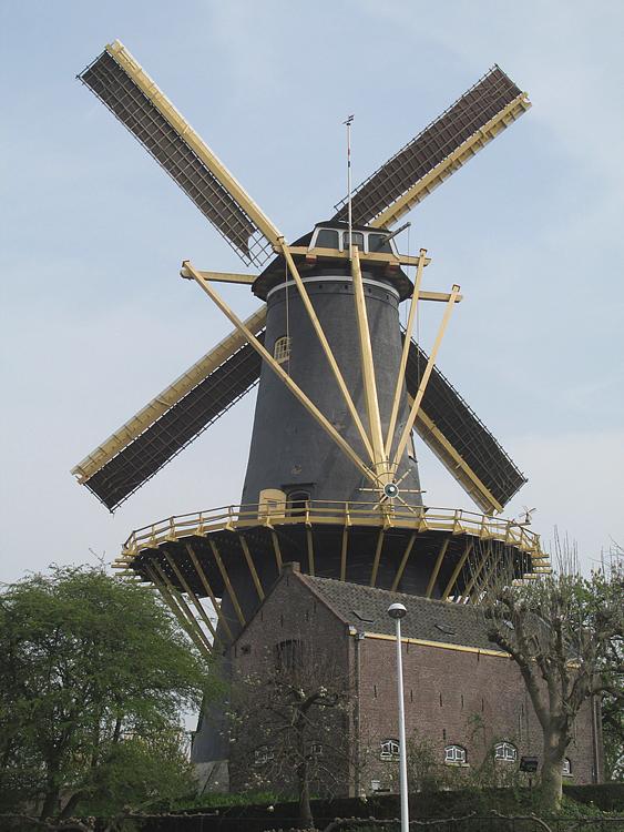 2, Molen 00042 De Windhond (Woerden), Piet Glasbergen (2-4-2014) | Database Nederlandse molens