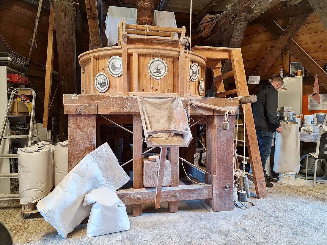 9, Molen 12541 Nooit Gedacht (Arnemuiden), Pieter Zuijkerbuijk (29-5-2021)De maalstoel | Database Nederlandse molens
