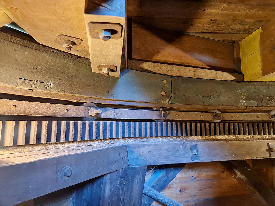 17, Molen 12541 Nooit Gedacht (Arnemuiden), Pieter Zuijkerbuijk (29-5-2021)Vertanding vanwege de historie van de kap, nog helemaal uit de Duitse periode. | Database Nederlandse molens