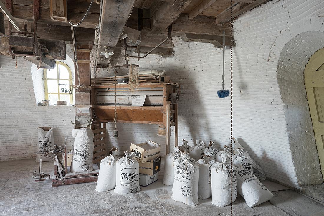16, Molen 04899 De Graanhalm (Burgh-Haamstede), Marcel van Nies (8-9-2018) | Database Nederlandse molens