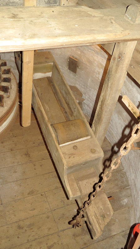 22, Molen 03545 De Graanhalm (Gapinge), Gerard Sturkenboom (2-9-2017)De ijzeren rol, die meerolt en kracht bijzet bij het vangen.  | Database Nederlandse molens
