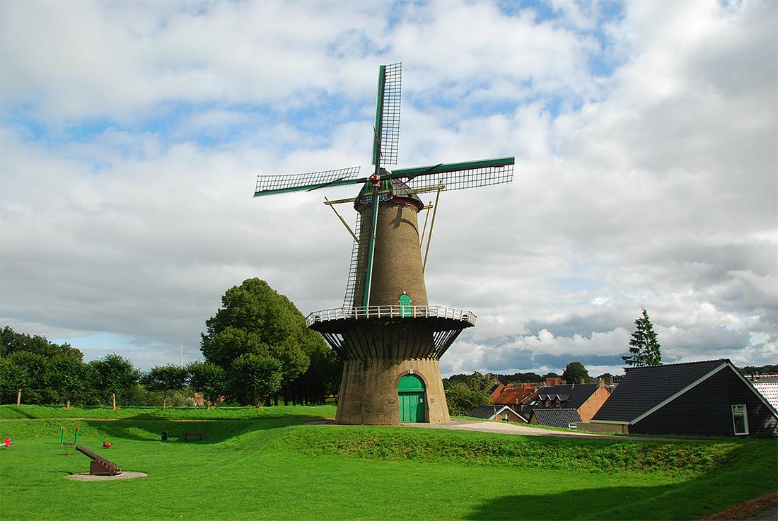 1, Molen 04196 De Stadsmolen (Hulst), Harmannus Noot (7-9-2015) | Database Nederlandse molens