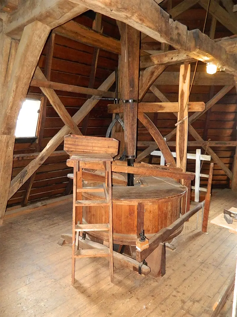 8, Molen 01852 De Wijhese Molen (Wijhe), Vincent Mepschen (16-4-2022)Maalkoppel. | Database Nederlandse molens
