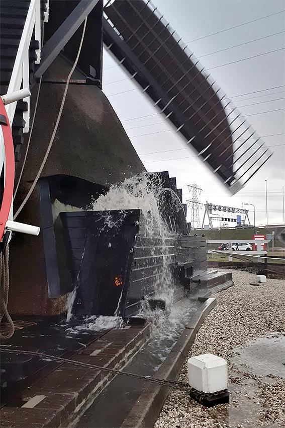 11, Molen 00026 Kortrijkse Molen (Breukelen), Koen van der Maat (15-12-2019)Ondanks de matige omgeving kan de molen bij windkracht 4 tot 5 met voldoende zeil behoorlijk wat water verzetten.  | Database Nederlandse molens