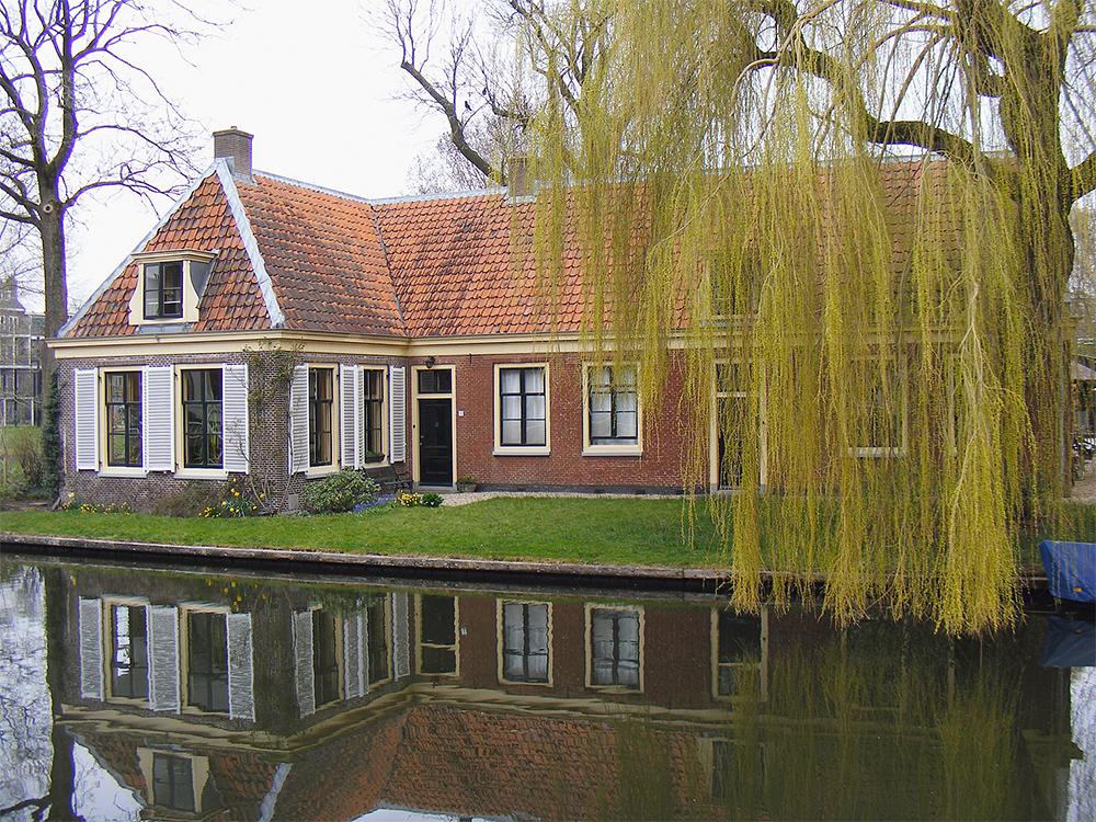 7, Molen 12234 De Ster (Utrecht), Martin E. van Doornik (2-4-2016)De fraaie molenaarswoning van De Ster.  | Database Nederlandse molens