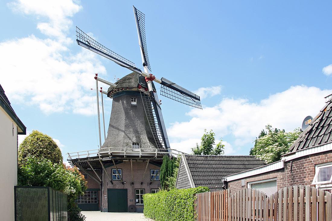 1, Molen 00758 De Vriendschap (Veenendaal), Ton Koorevaar (14-6-2010) | Database Nederlandse molens