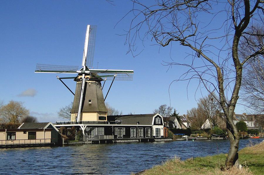 1, Molen 01053 De Ruiter (Vreeland), Christina Zoet (6-3-2011). | Database Nederlandse molens