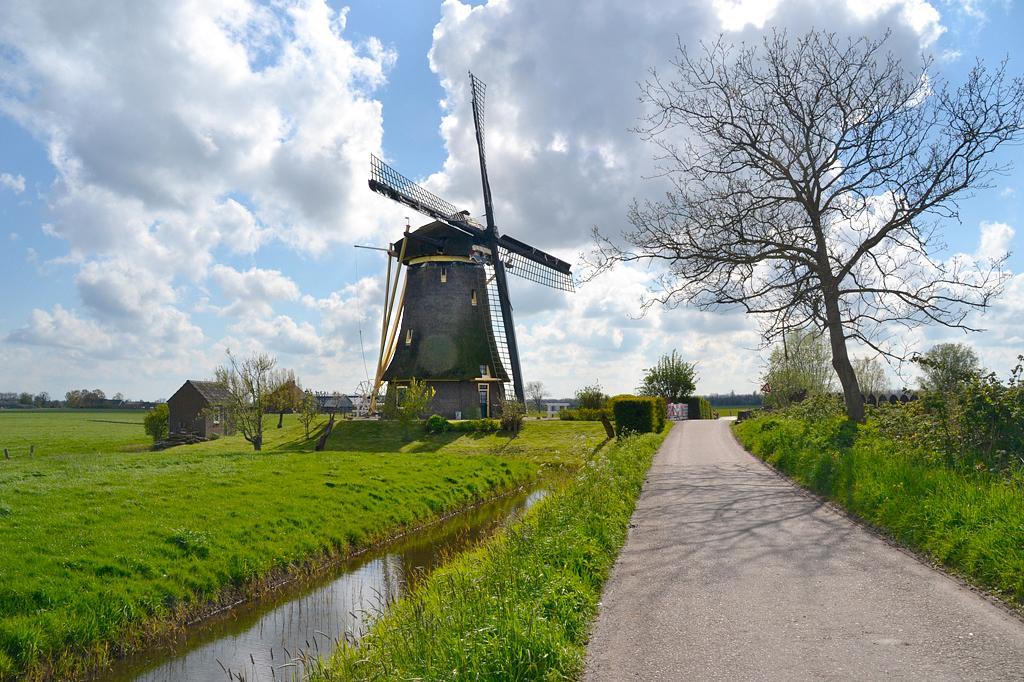 1, Molen 00287 Hoekermolen (Vreeland), Rob Pols (28-4-2016) Landschappelijk uiterst fraai gelegen. | Database Nederlandse molens