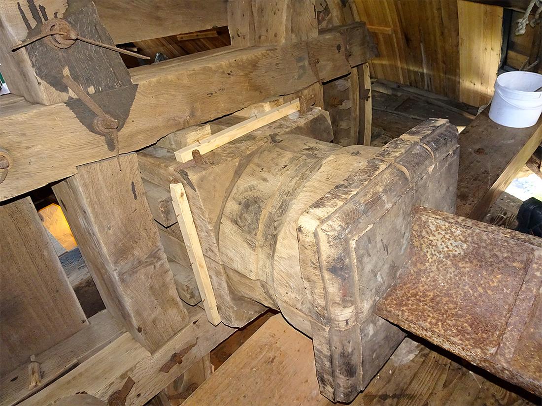 8, Molen 03533 De Korenbloem (Scherpenisse), Jan de Witte (16-2-2019)Aparte vorm van de vulstukken. | Database Nederlandse molens