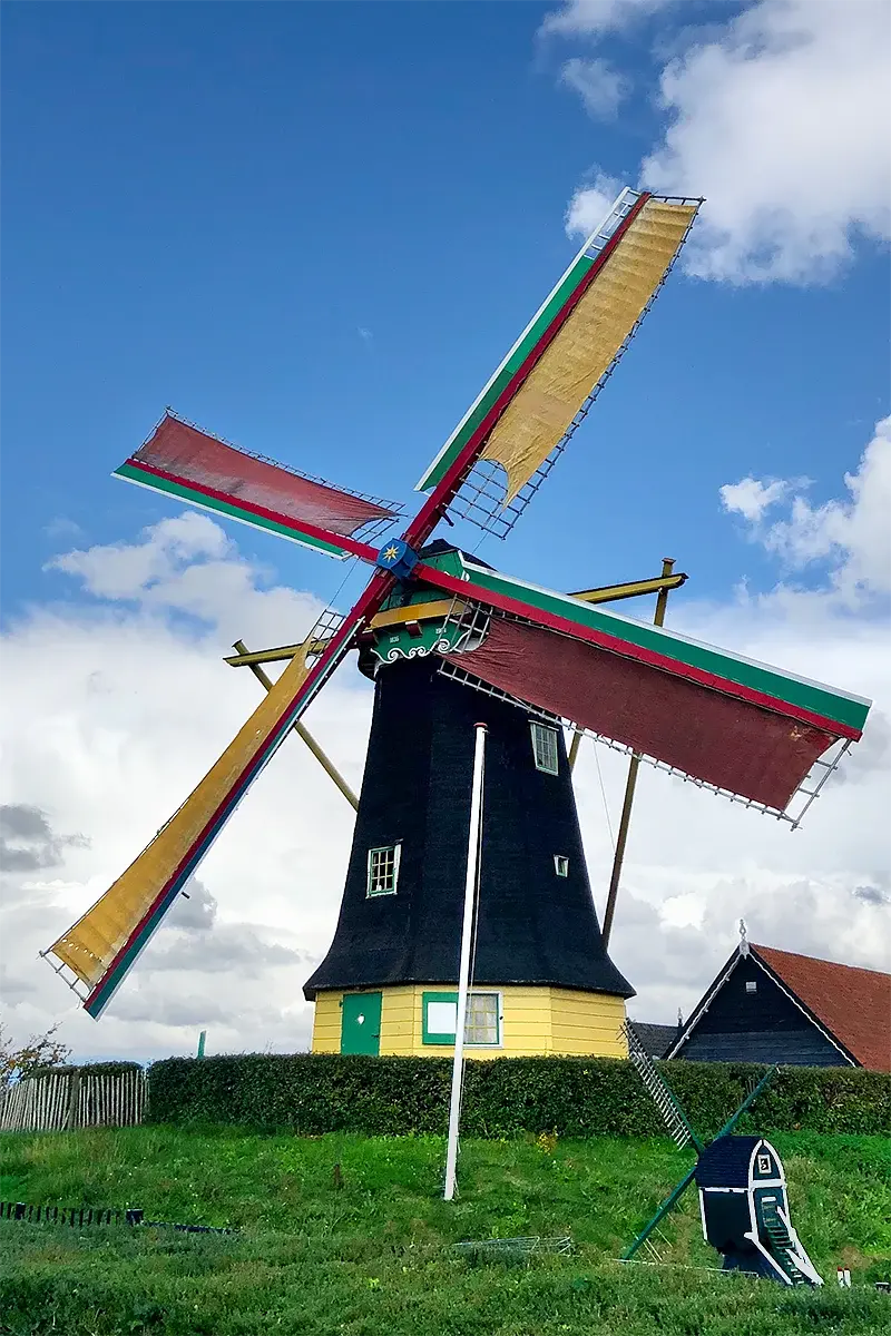 Molen 10221 De Jonge Johannes (Serooskerke), Jauke Schmetz (28-9-2022)Weer volop draaien met de nieuwe binnenroe. | Database Nederlandse molens