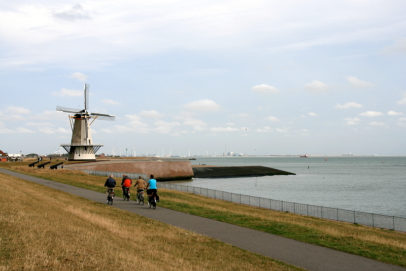 1, Molen 01665 Oranjemolen (Vlissingen), Jeroen van Dijke (december 2011) | Database Nederlandse molens