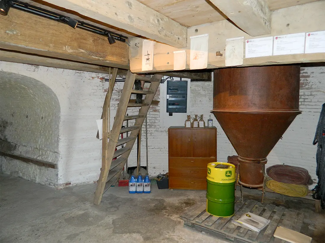 8, Molen 03601 Zwinnemolen (Zuidzande), Vincent Mepschen (14-8-2021)Mengketel begane grond | Database Nederlandse molens