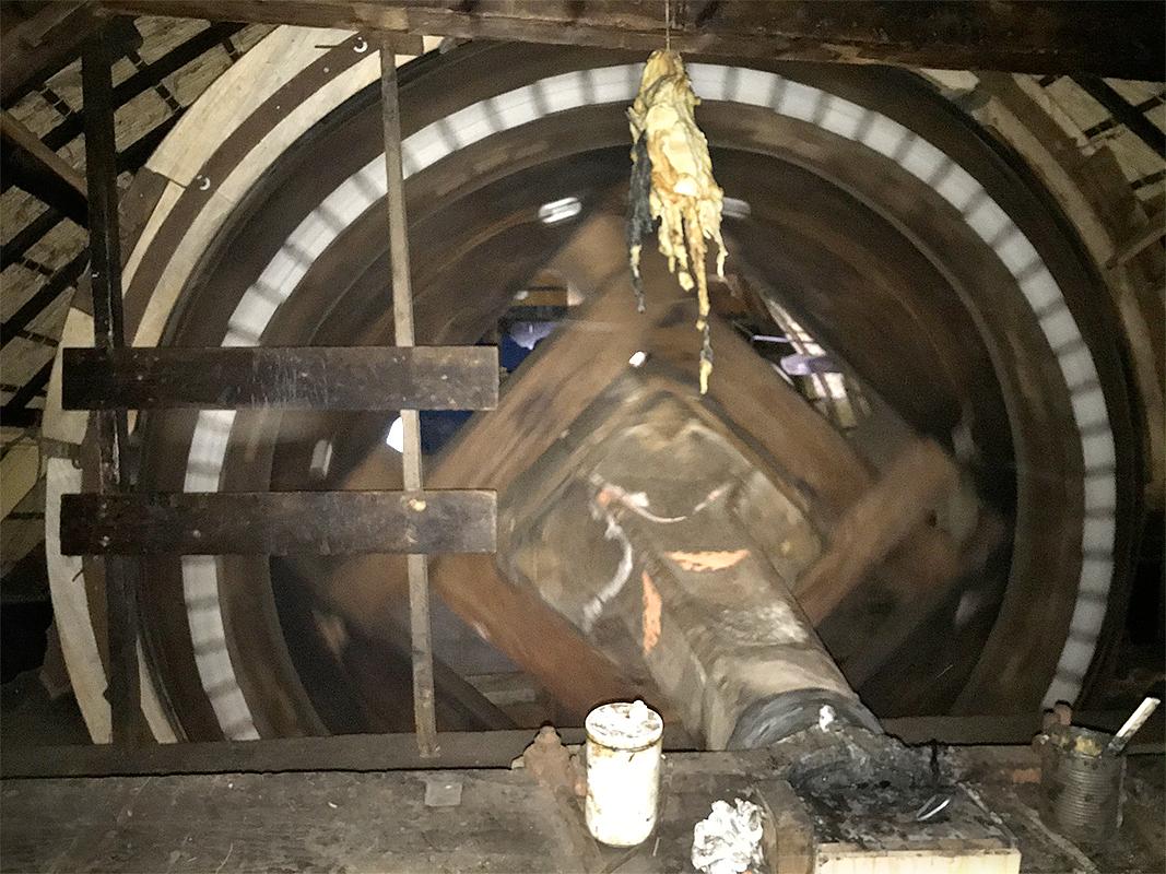 12, Molen 06487 Molen No.1 (Aarlanderveen), Bjorn Jannink (21-12-2019)Het bovenwiel met de, uit Streefkerk afkomstige, bovenas | Database Nederlandse molens