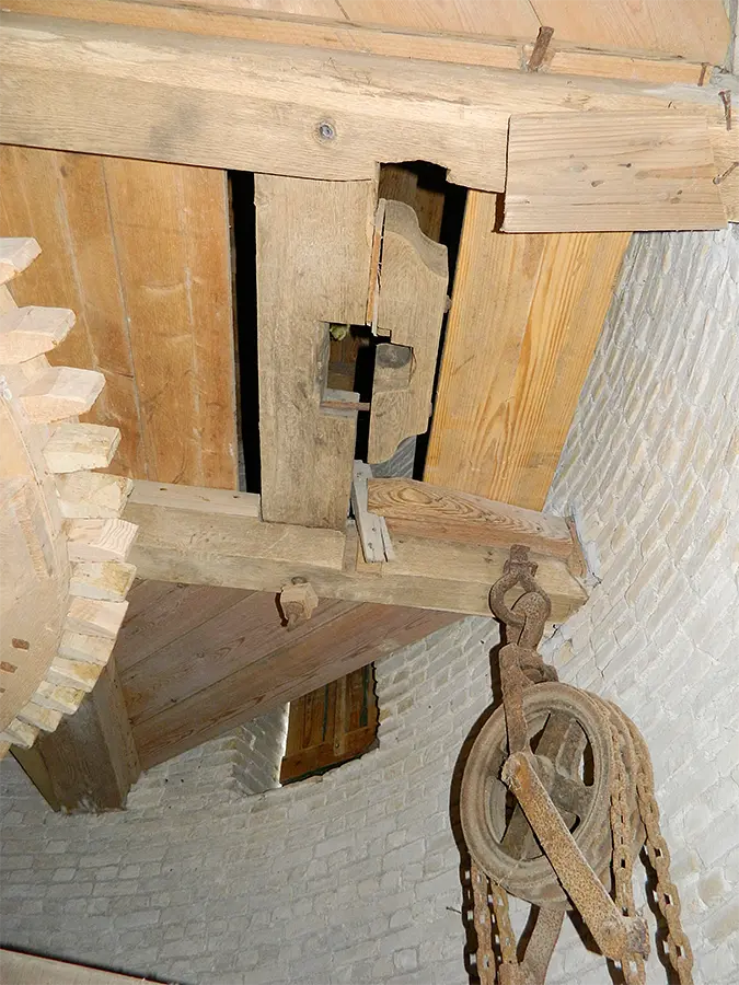 17, Molen 01912 De Hoop (Abbenbroek), Vincent Mepschen (21-7-2018)Sporen van voormalig maalkoppel | Database Nederlandse molens