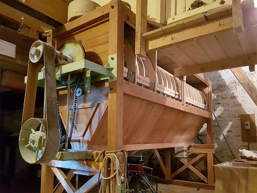 10, Molen 03555 De Lelie (Koudekerke), Pieter Zuijkerbuijk (26-6-2019)De buil | Database Nederlandse molens