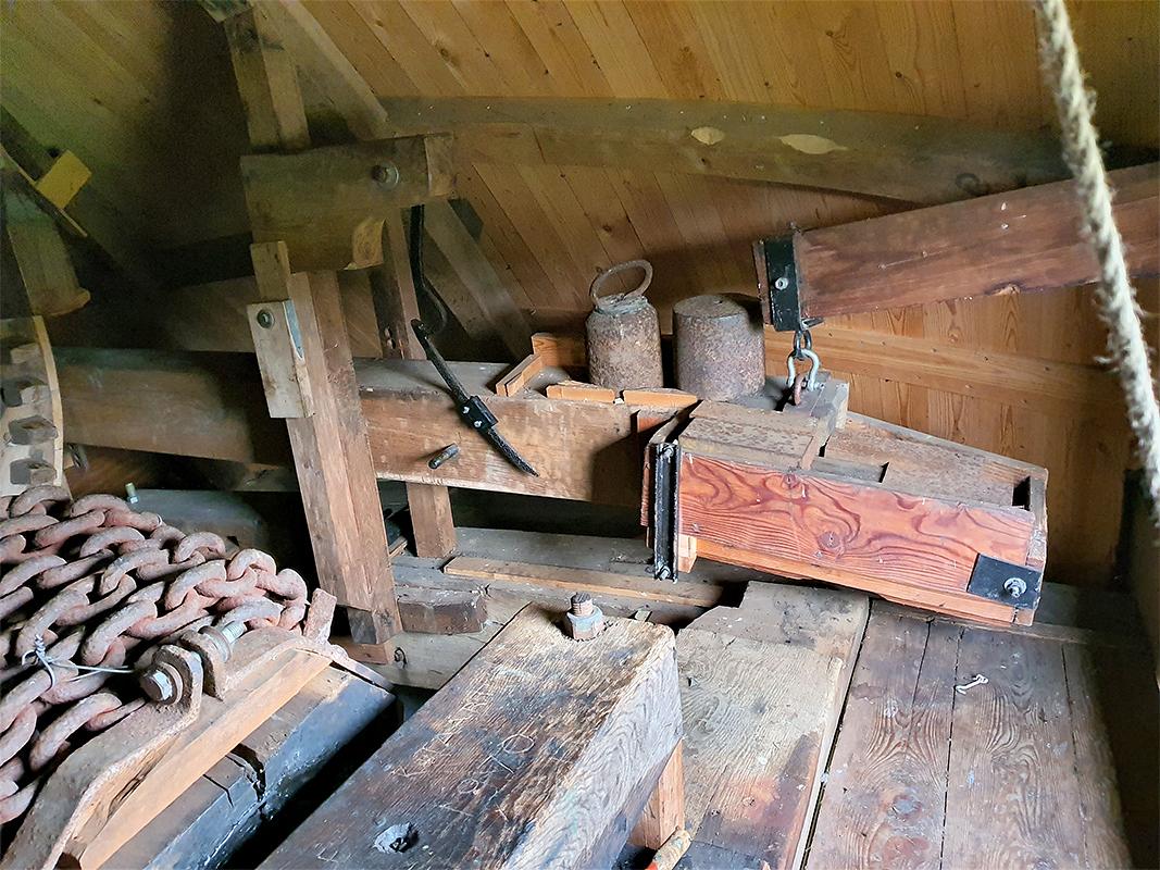 19, Molen 04201 Vogelzicht (Kuitaart), Pieter Zuijkerbuijk (14-12-2019)Vangbalk boven het voeghout.&nbsp; | Database Nederlandse molens