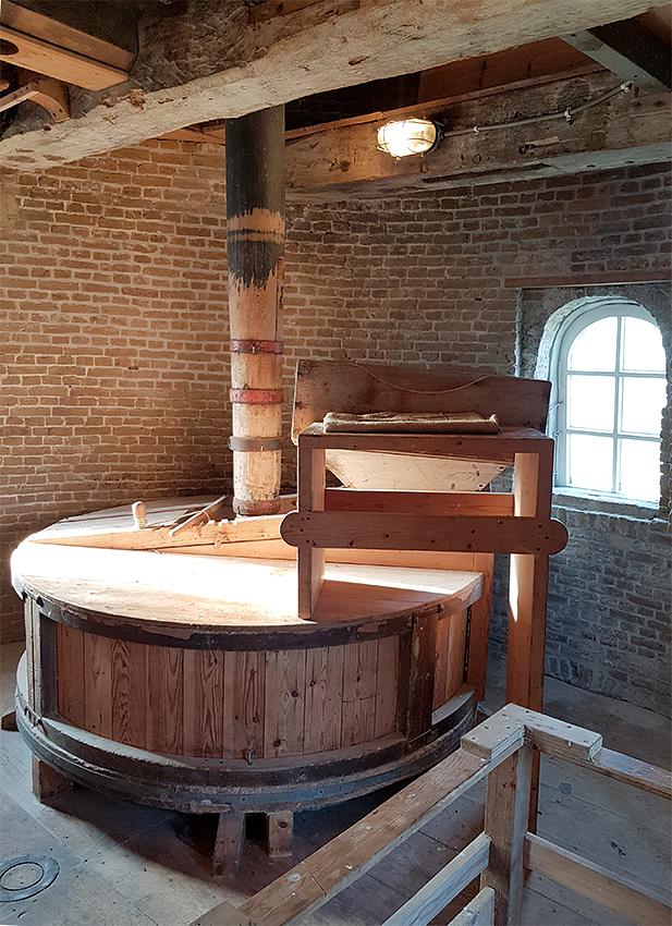 9, Molen 03557 Korenhoop (Meliskerke), Pieter Zuijkerbuijk (19-1-2019)Het tweede koppel. | Database Nederlandse molens
