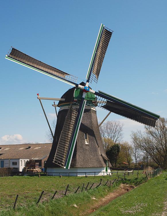 1, Molen 04898 De Zwaan (Kerkwerve), Jeroen van Dijke (29-4-2013). | Database Nederlandse molens