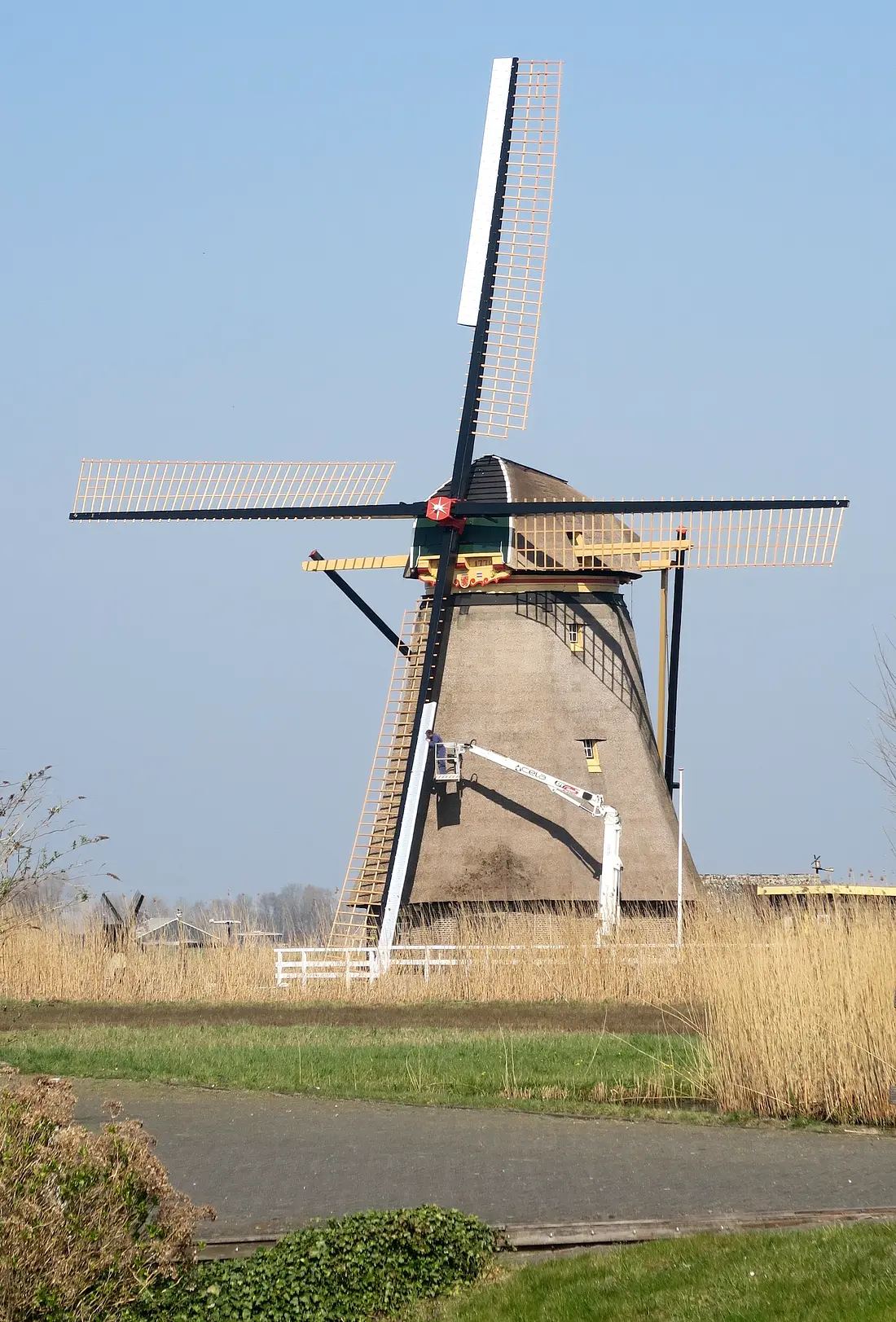 1, Molen 01484 Goudriaanse Molen (Goudriaan), Erwin Esselink (23-3-2022)De molen met de nieuwe roeden, die van stroomlijnneuzen worden voorzien i.p.v. de eerdere fokken. | Database Nederlandse molens